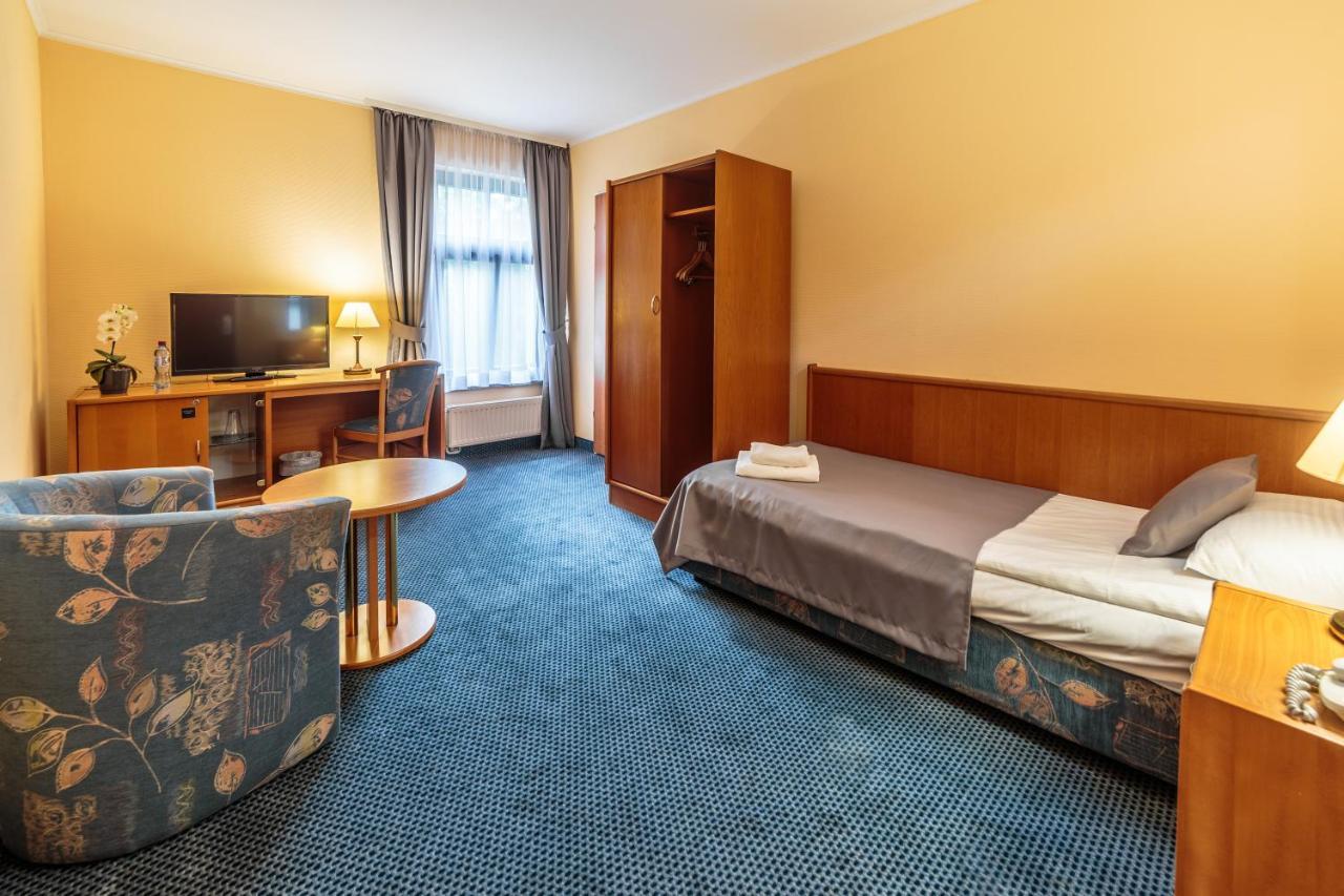 ילנייה גורה Hotel Fenix מראה חיצוני תמונה