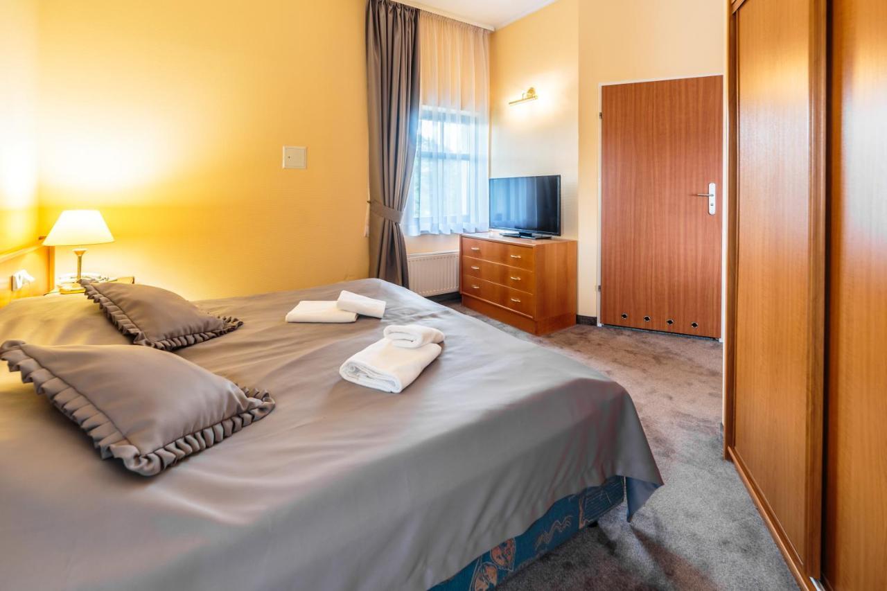 ילנייה גורה Hotel Fenix מראה חיצוני תמונה