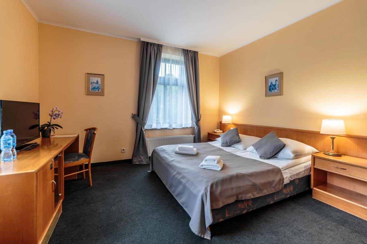 ילנייה גורה Hotel Fenix מראה חיצוני תמונה