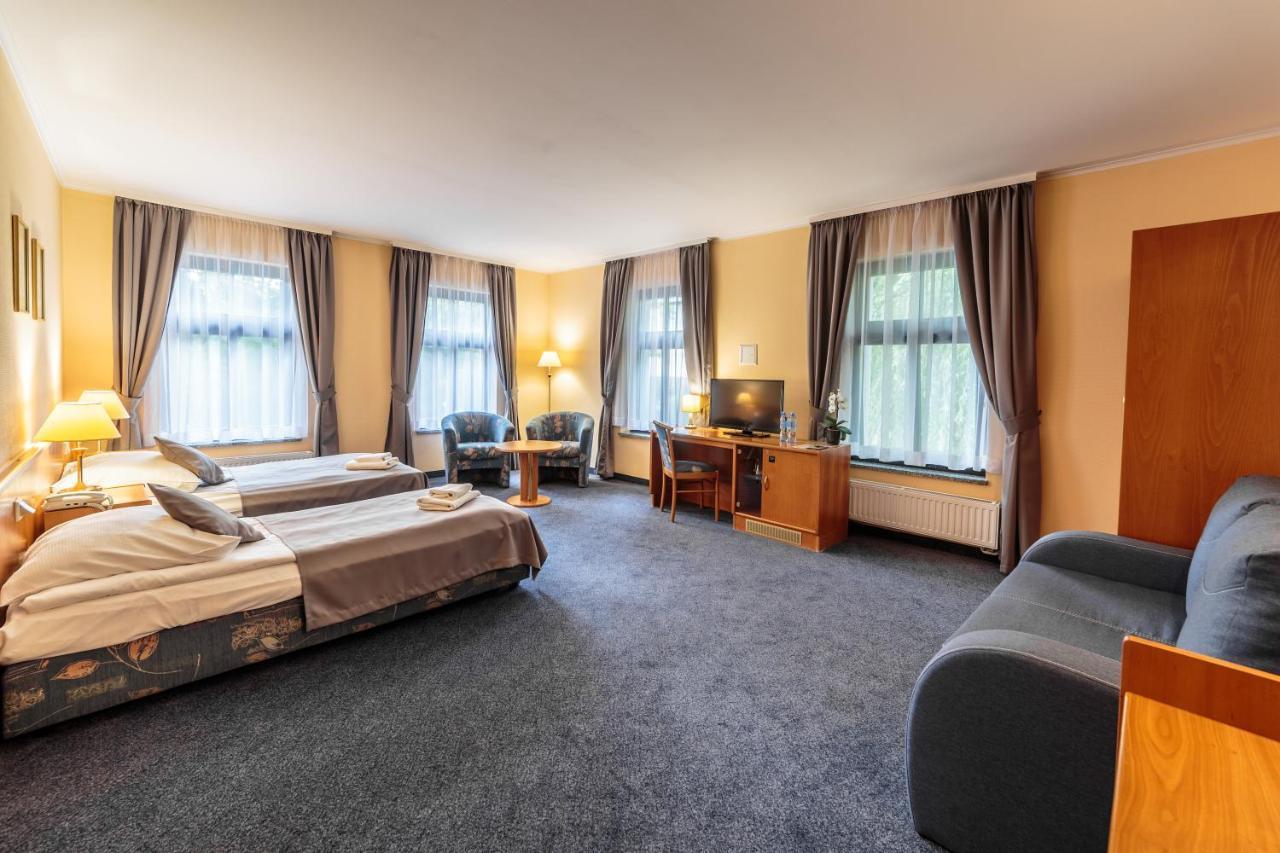 ילנייה גורה Hotel Fenix מראה חיצוני תמונה