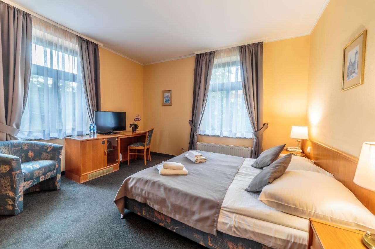ילנייה גורה Hotel Fenix מראה חיצוני תמונה